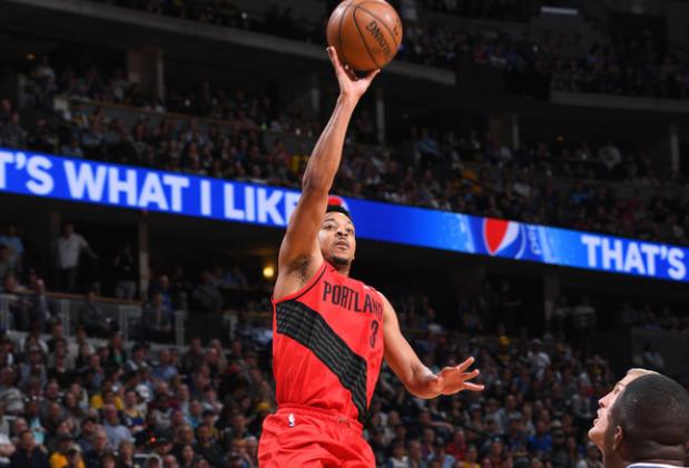 jinnianhui-NBA-库里三分绝杀雷霆，勇士终结对手11连胜登顶西部引热议